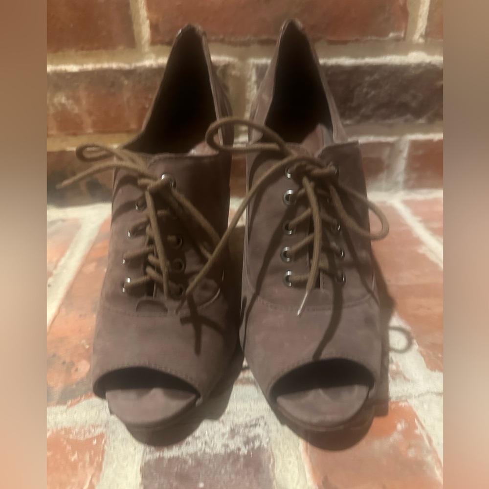 SCHUTZ Brown Lace-Up Peep Toe Bootie